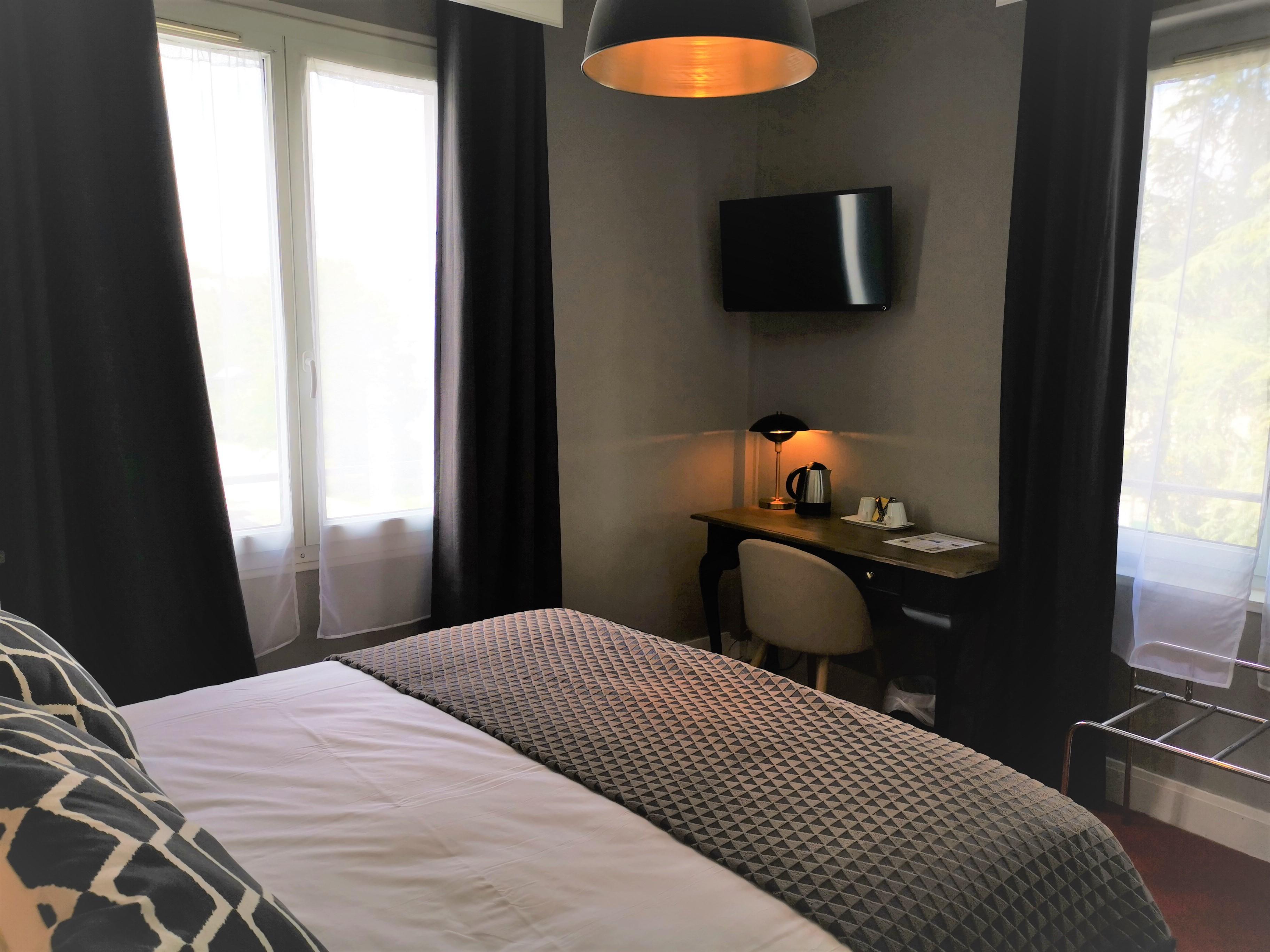 Le Boeuf Couronne - Hotel & Restaurant Chartres- Logis Hotels Exterior foto
