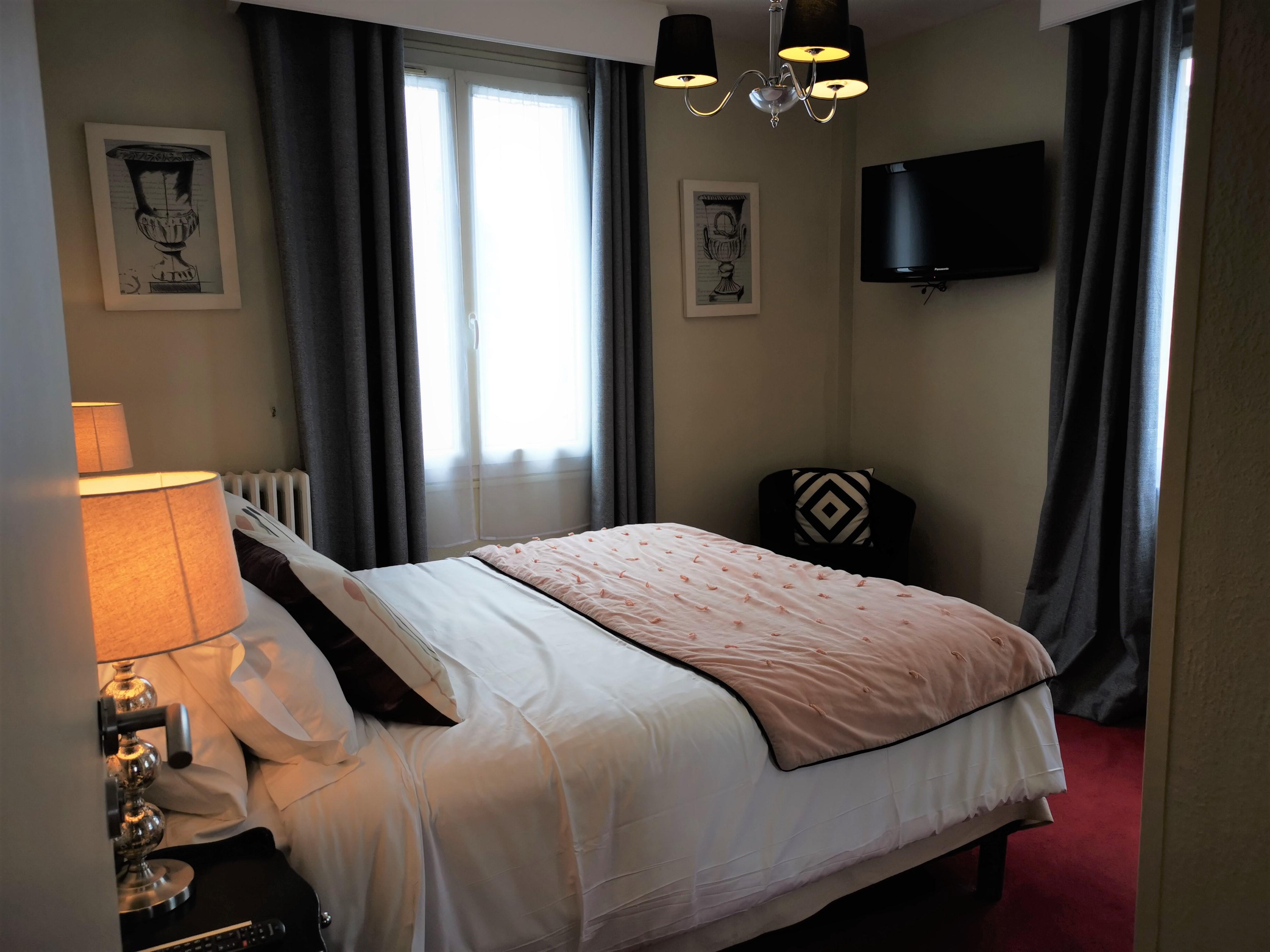 Le Boeuf Couronne - Hotel & Restaurant Chartres- Logis Hotels Exterior foto